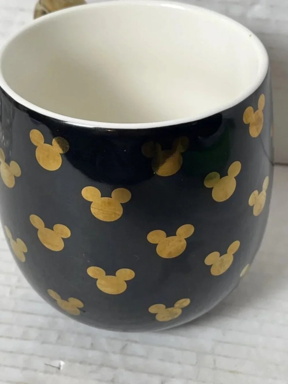 Disney MICKEY MOUSE MUG Black Gold Porcelain Coffee Cup Metallic Handle 16oz